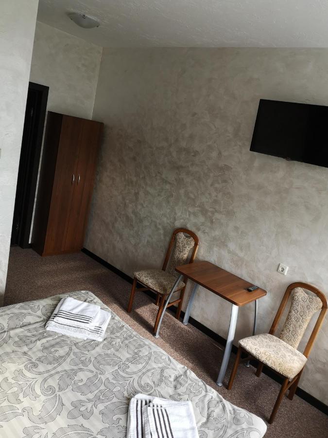 Skuodas Pas Neriju Bed & Breakfast エクステリア 写真