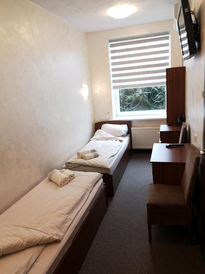 Skuodas Pas Neriju Bed & Breakfast エクステリア 写真